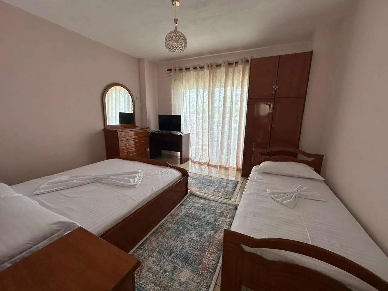 Seaside Family Apartments Sarandë